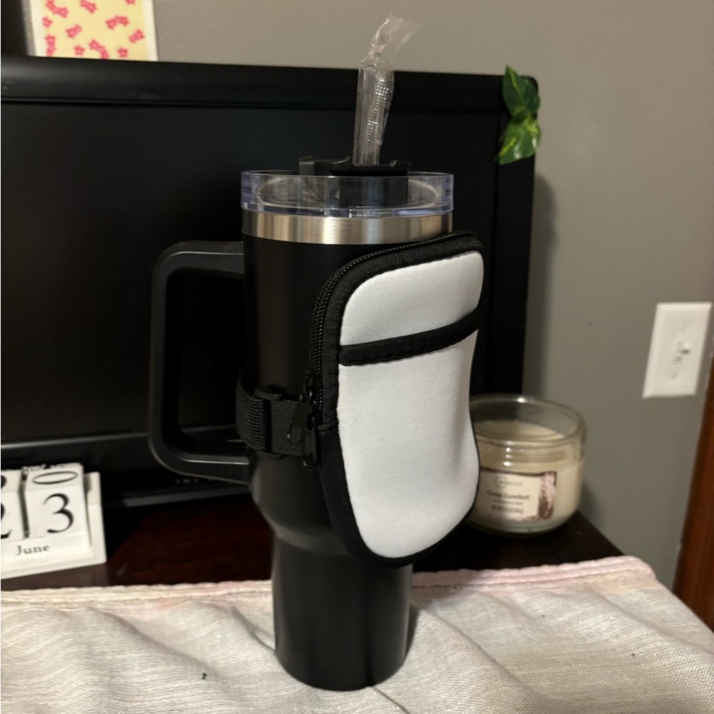 (Unused) off brand Stanley - 40 ounce tumbler with Handel and wrapped up straw.